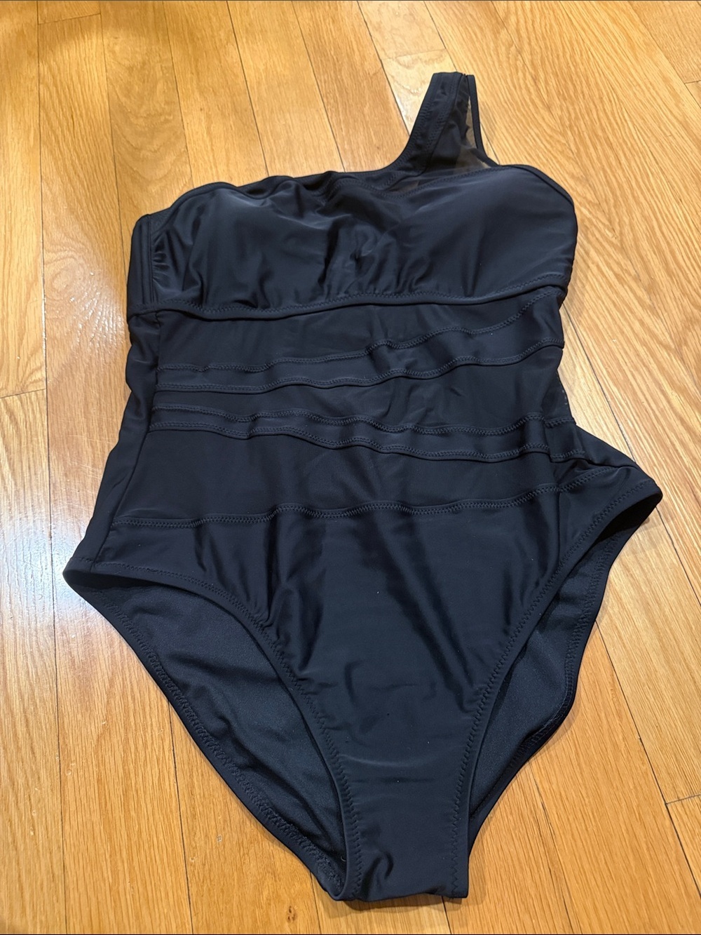 Shade & Shore black asymmetrical one shoulder swimsuit size xlarge. - Picture 2 of 10
